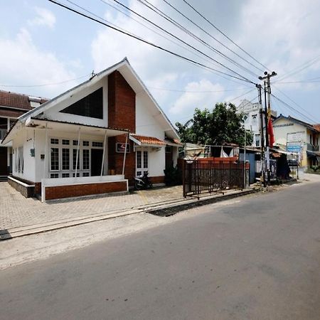 Reddoorz Near Moro Mall Purwokerto Exterior foto